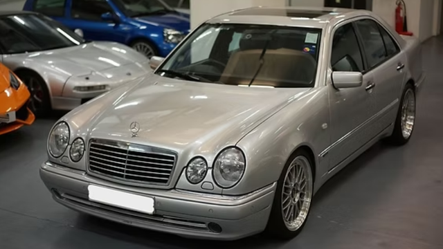 Mercedes-Benz E-Class (W210)