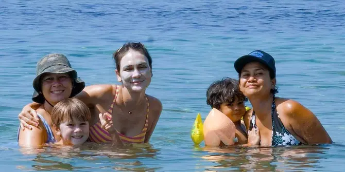 Heboh Luna Maya Pakai Sunscreen Setebal Harapan Orang Tua, Bikin Warganet Salfok