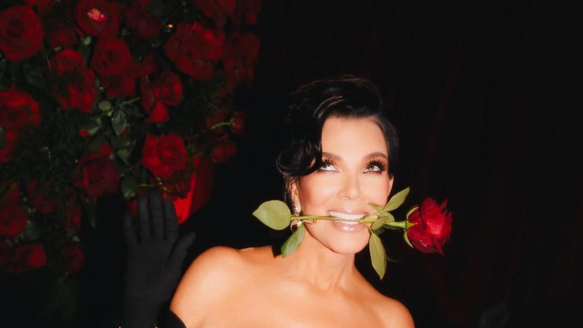 Potret Tampilan Awet Muda Kris Jenner Rayakan Ulang Tahun ke-70 dengan Gaun Lawas Givenchy