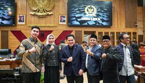 Menpora Erick Thohir (tengah) saat melakukan audiensi dengan Komisi X DPR RI. (dok. Kemenpora)