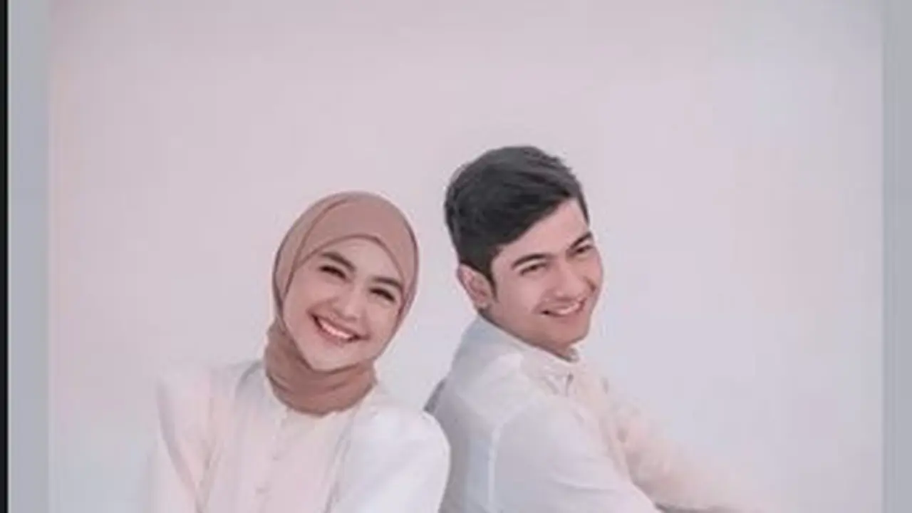 Dikabarkan Segera Menikah, Ini 6 Gaya Pemotretan Ria Ricis dan Teuku RyanDikabarkan Segera Menikah, Ini 6 Gaya Pemotretan Ria Ricis dan Teuku Ryan