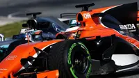 McLaren dikabarkan sedang mempertimbangkan opsi meninggalkan Honda dan kembali memakai power unit Mercedes. (Autosport)