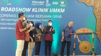 Menteri Koperasi dan UKM (MenkopUKM) Teten Masduki dalam pembukaan Roadshow Klinik UMKM Bersama Grab Dalam Masifikasi Gerakan #BerubahDigital, di kantor Dinas Koperasi dan UKM Daerah Istimewa Yogyakarta, Jumat (20/5/2022).
