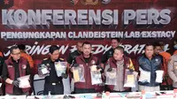 Bea Cukai Jakarta bersama Direktorat Tindak Pidana Narkoba (Dittipid) Bareskrim Polri menggelar konferensi pers terkait  penggeledahan laboratorium narkotika ilegal (clandestine lab) pada Kamis, 4 April 2024.