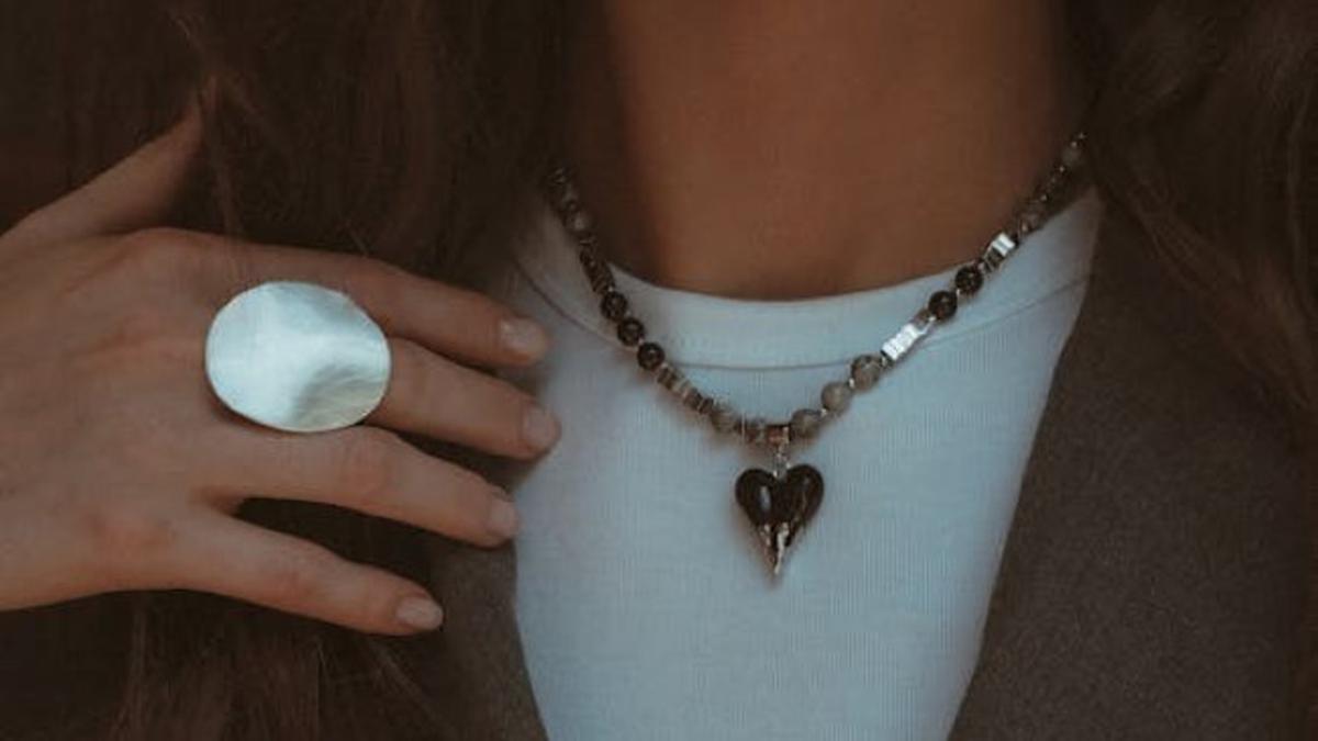5 Fashion Item Wajib untuk Tampil Elegan dengan Gaya Old Money
