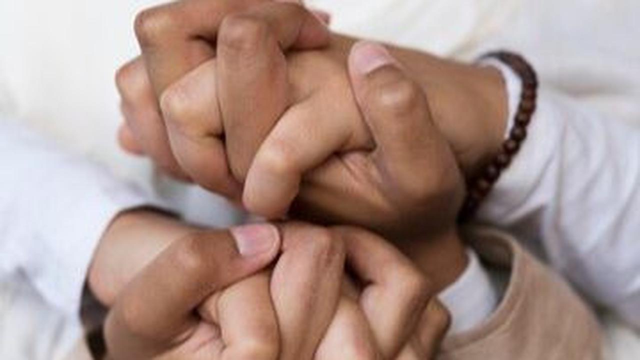 Kisah cinta beda agama ternyata bukan hal baru di Indonesia. Pada abad IX masehi, Raja Mataram menjalin asmara dengan perempuan dari latar belakang agama yang berbeda.