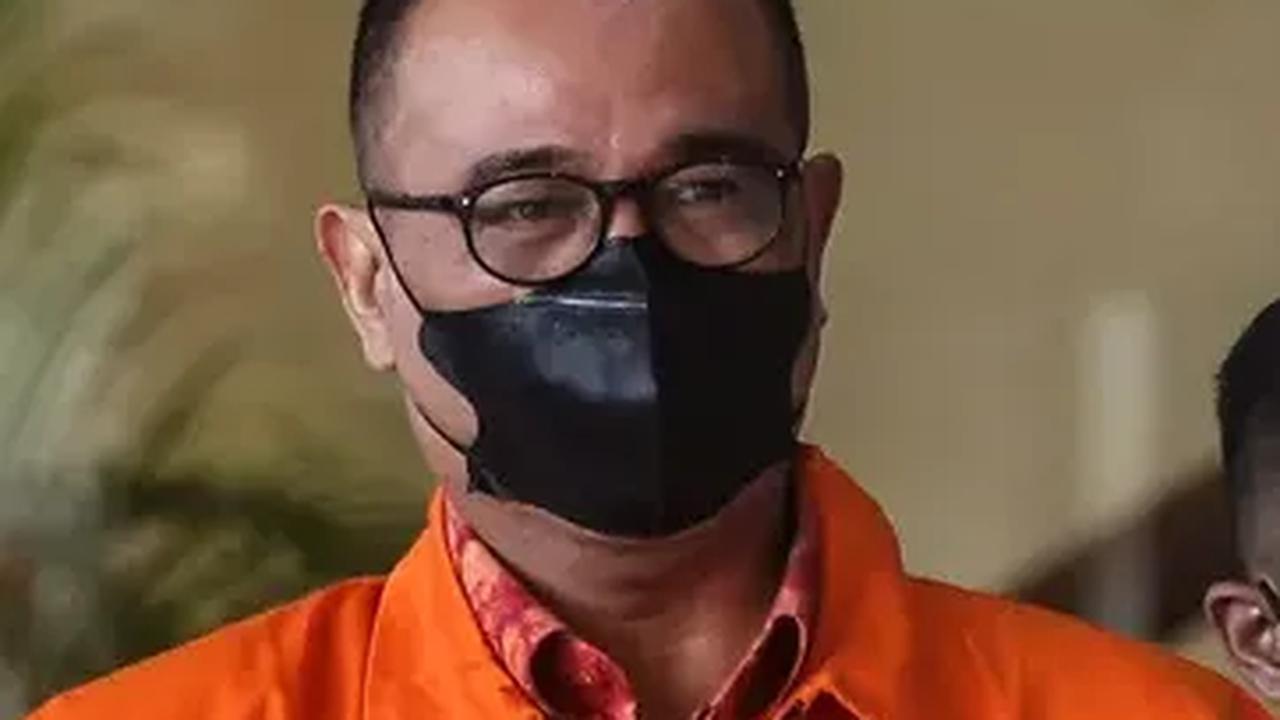 Mantan pejabat pada Direktorat Jenderal Pajak Kementerian Keuangan (DJP Kemenkeu) Rafael Alun Trisambodo bakal menghadapi sidang dakwaan di Pengadilan Tipikor pada Pengadilan Negeri Jakarta Pusat (PN Jakpus) hari ini Selasa (29/8).