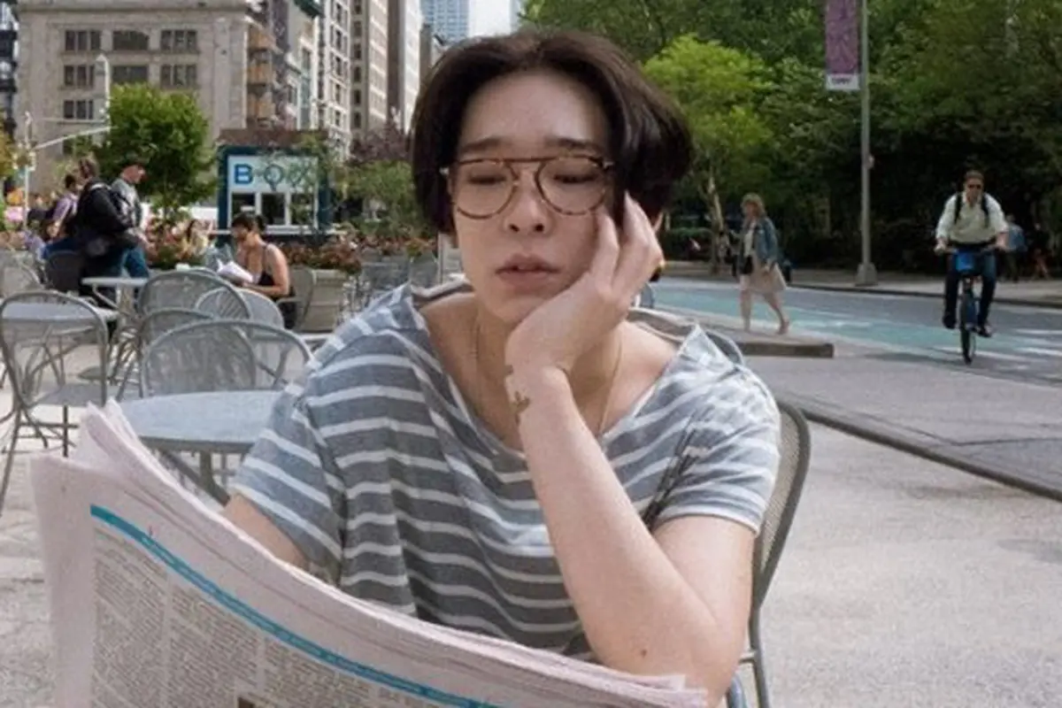 Gaya Nam Tae Hyun WINNER yang suka pakai kacamata.