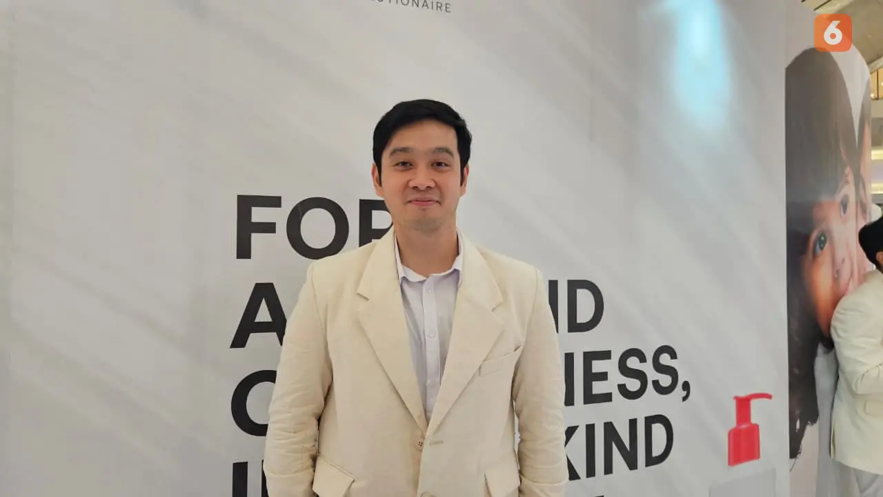 dr. FX Clinton, Sp.DVE menyebut bahwa mikroplastik dan polusi bisa picu jerawat serta eksim tapi bisa dicegah dengan pola makan sehat. (Foto: Aditya Eka Prawira/Liputan6.com)