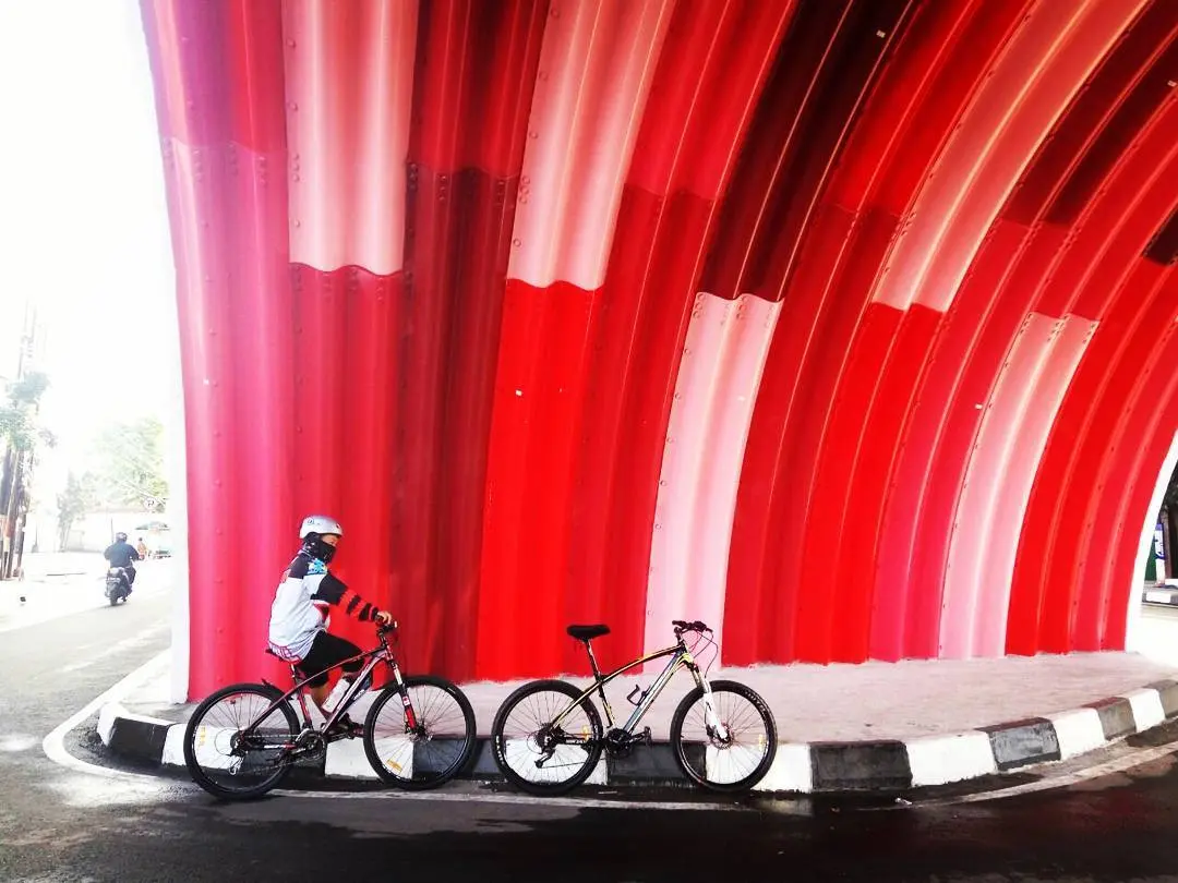 Flyover Pelangi Antapani, Bandung, Jawa Barat. (Sumber Foto: onkyyyyy_/Instagram)