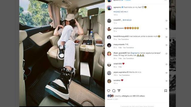 Kumpulan Potret Keren Agnez Mo Berpose dengan Mobil Mewah (@agnezmo/Instagram)