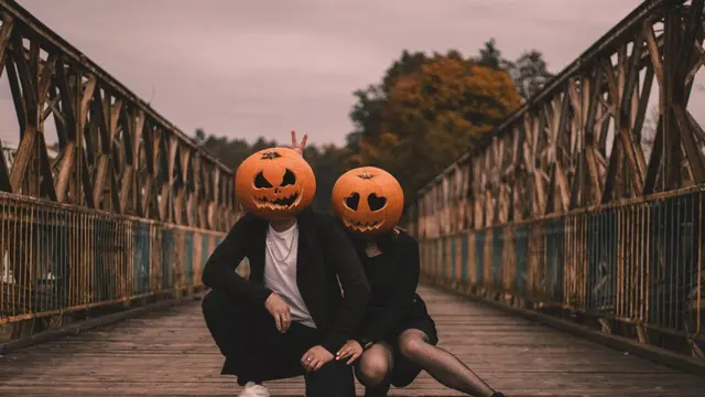 Tren Kostum Halloween 2026