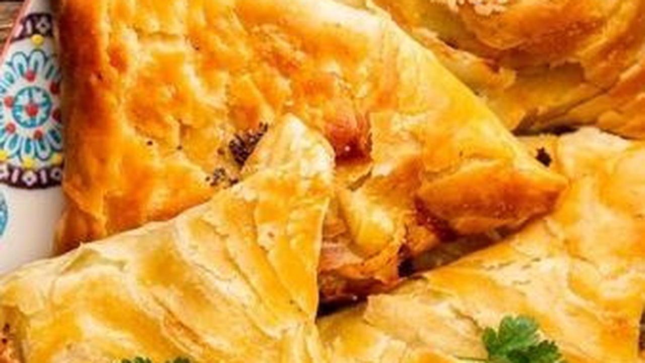 3. Samosa: Camilan Segitiga yang Menggugah Selera