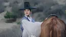 "Silakan tonton sampai akhir untuk melihat apakah Hong Jo dan Shin Yu, yang telah melalui banyak lika-liku, akan dapat tetap bersama," tutupnya. (Foto: JTBC)