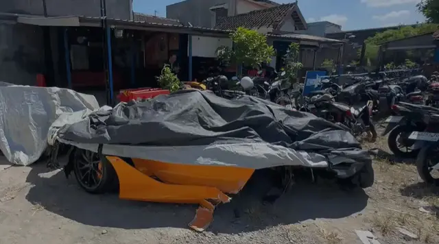 Kronologi Kecelakaan YouTuber di Sukoharjo, McLaren Terbelah Dua