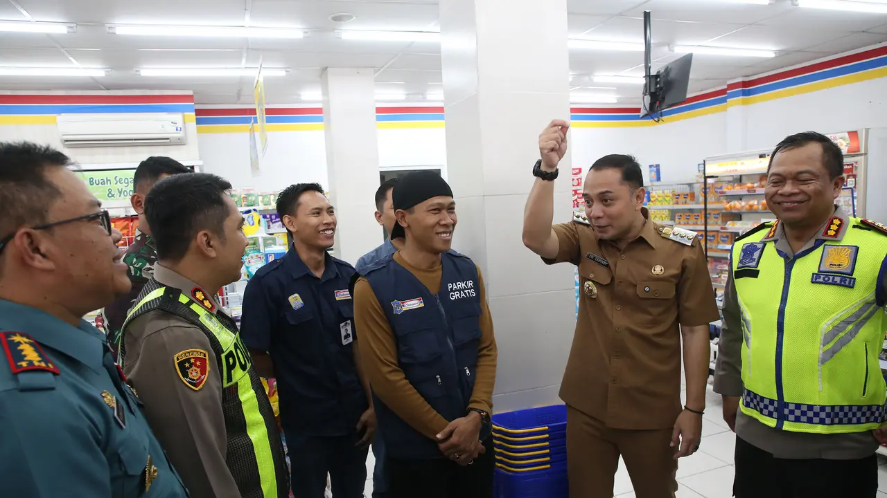 Penertiban Izin Parkir Toko Swalayan, Wali Kota Eri: Demi Lindungi Konsumen dan Pengusaha