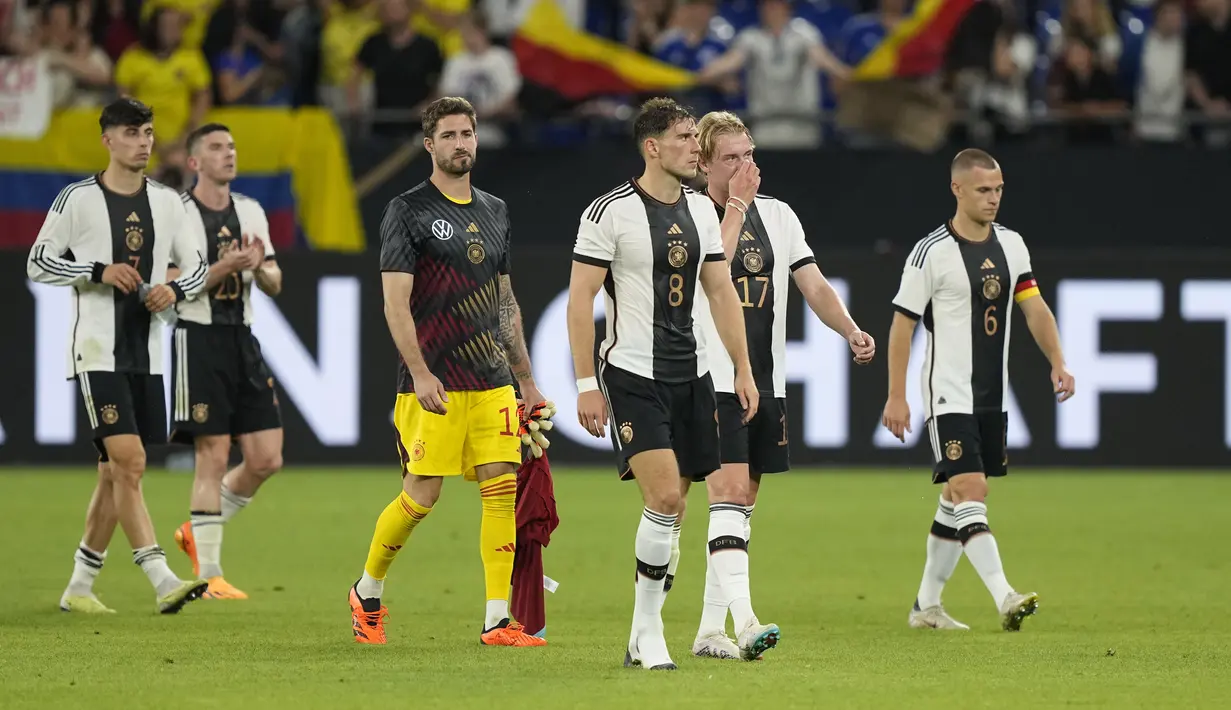 <p>Pemain Jerman berjalan keluar lapangan usai bertanding melawan Kolombia pada FIFA Matchday 2023 di Gelsenkirchen, Jerman, Rabu, 21 Juni 2023. (AP Photo/Martin Meissner)</p>