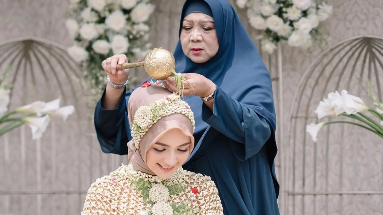 [Fimela] Siraman Citra Kirana Jelang Menikah