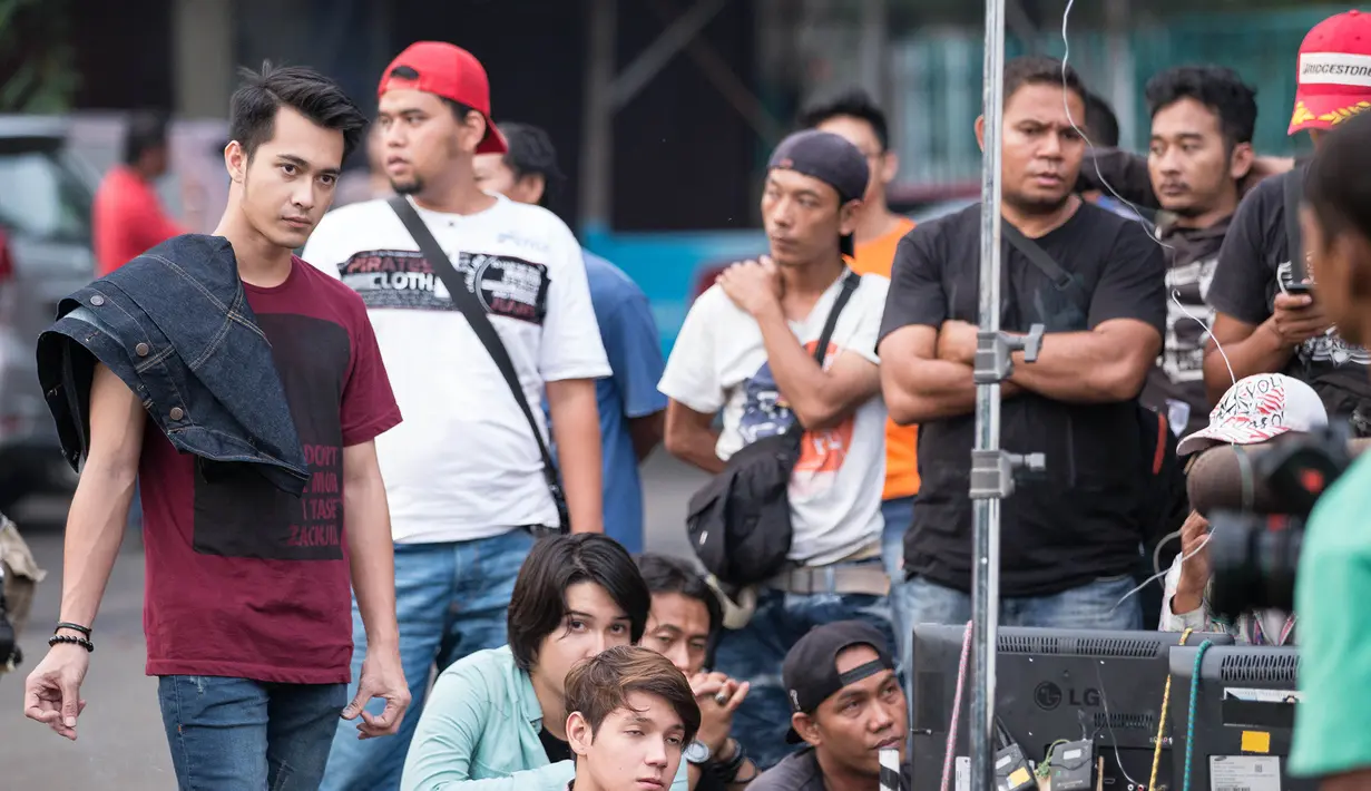 Dijumpai di lokasi syuting sinetron ‘Halilintar’, Taman Bunga Wiladatika, Cibubur, Jakarta Timur, Senin (15/2/2016), Eza mengakui jika kini ia memiliki niat untuk bekerja. Ia bekerja untuk para penggemarnya. (Dezmond Manullang/Bintang.com)