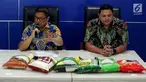 Direktur Tipideksus Bareskrim Mabes Polri, Brigjen Agung Setya didampingi Kasubdit I Dittipideksus Bareskrim Polri Kombes Hengki Haryadi meenggelar jumpa pers di Gedung Bareskrim, Jakarta, Jumat (25/8). (Liputan6.com/Johan Tallo)