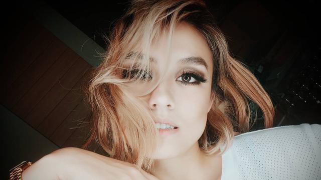Potong Rambut Pendek Agnez Mo Mirip Inul Daratista 