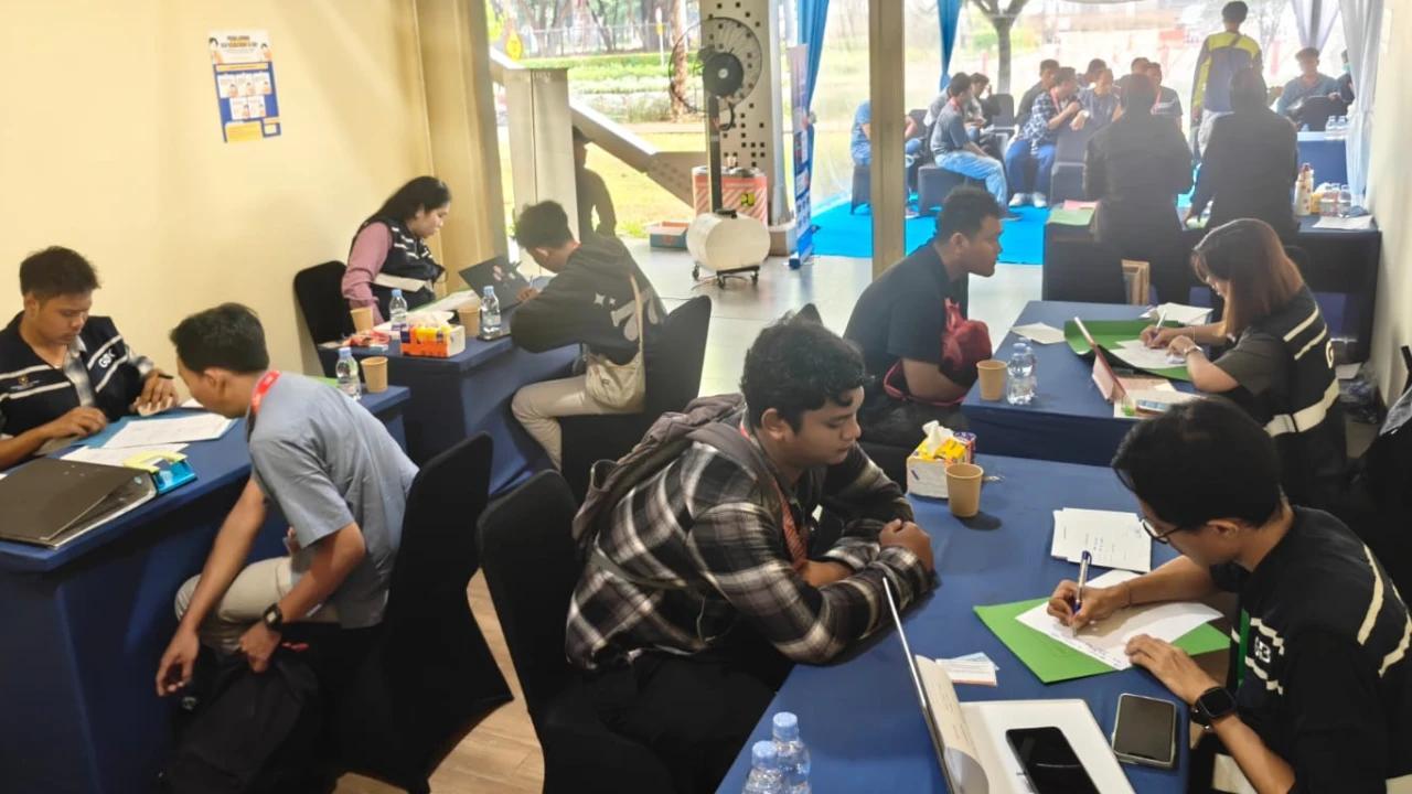 FOTO: Pendataan Pekerja Eks Hotel Sultan Capai 102 Orang pada Hari Pertama