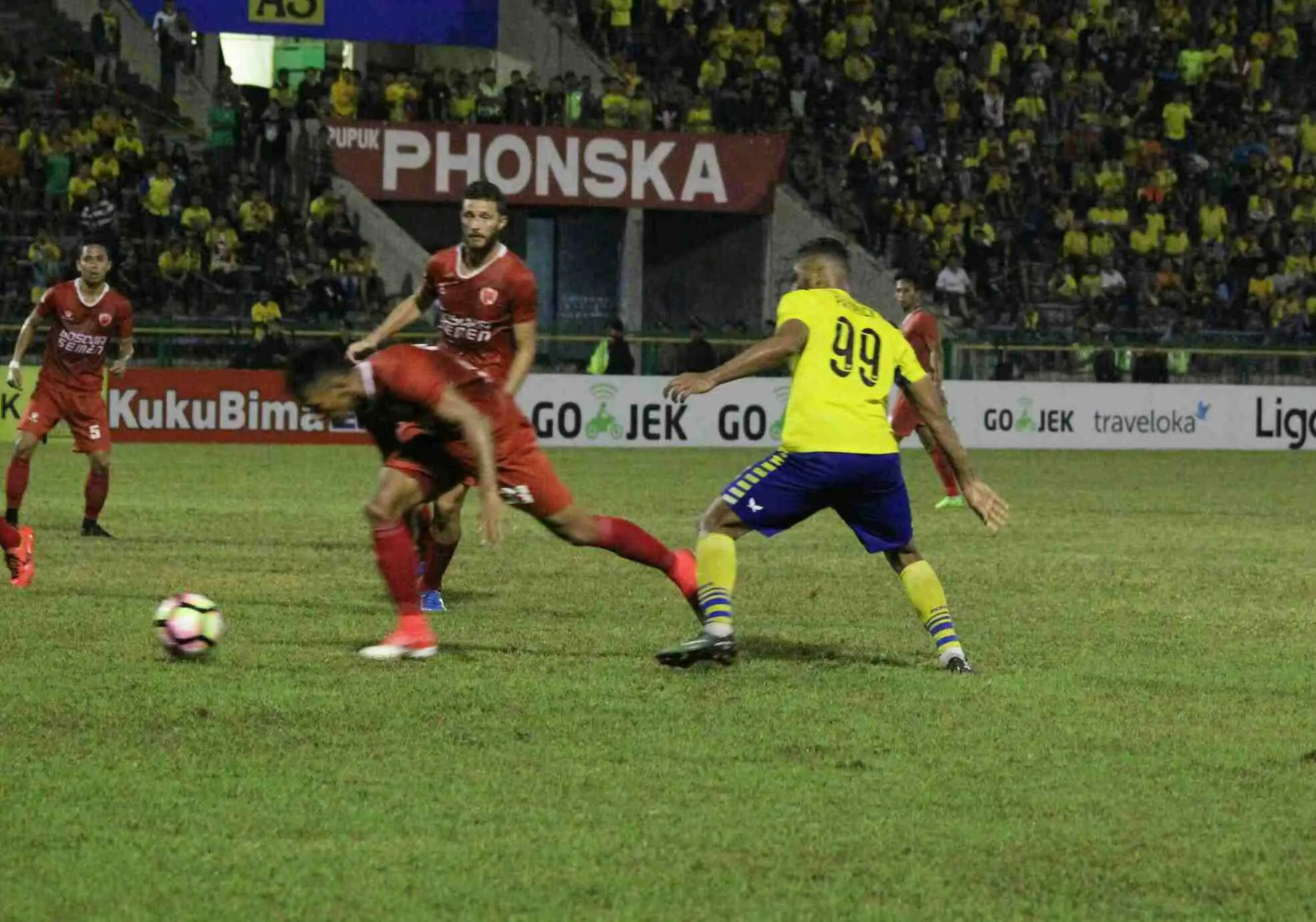 Persegres Gresik United vs PSM Makassar (Liputan6.com / Dimas Angga P)