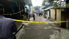 Polisi menemukan benda yang diduga bahan membuat bom panci. Bahan itu antara lain, paku, panci, kabel-kabel, bor listrik, aki, dan soldier.