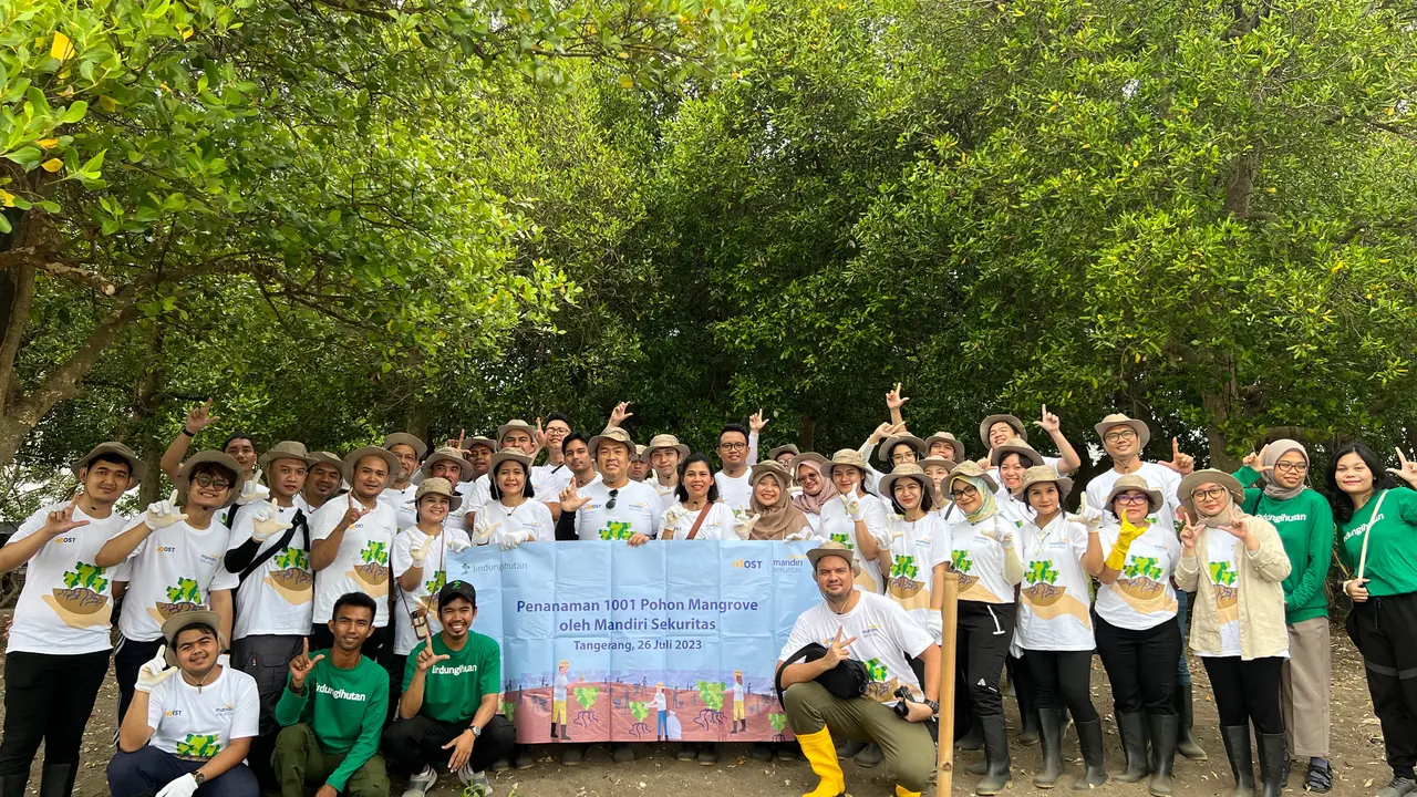 PT Mandiri Sekuritas tanam mangrove (Foto: Mandiri Sekuritas)