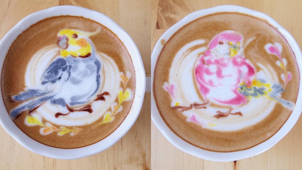 Ilustrasi burung warna-warni dari busa kopi latte