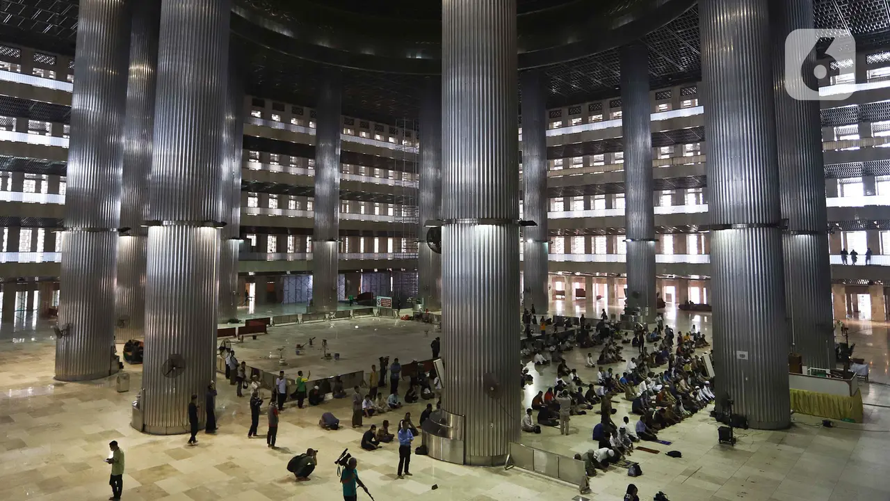 Masjid Istiqlal Tak Gelar Salat Jumat hingga Dua Pekan