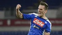 3. Arkadiusz Milik (Napoli) - Penyerang asal Polandia ini tersingkir dari skuad Napoli sejak menolak menandatangani kontrak baru selama musim panas. Arkadiusz Milik tercatat belum bermain satu laga pun pada musim ini. (AFP/Filippo Monteforte)