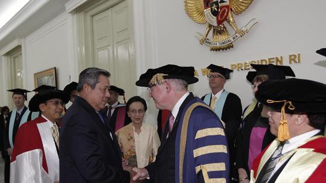 Presiden SBY hadiri penganugerahan gelar DR HC Wapres Boediono