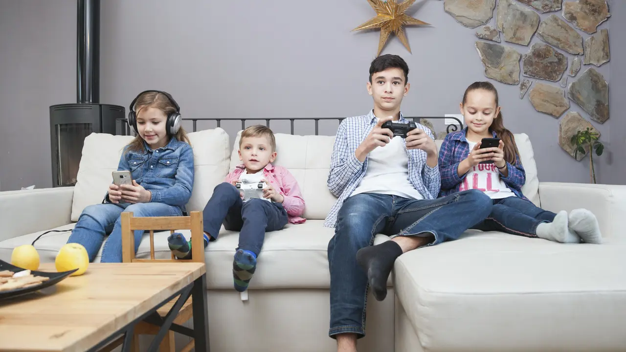 Mengenal Karakter Anak Generasi Beta (photo by freepik.com)