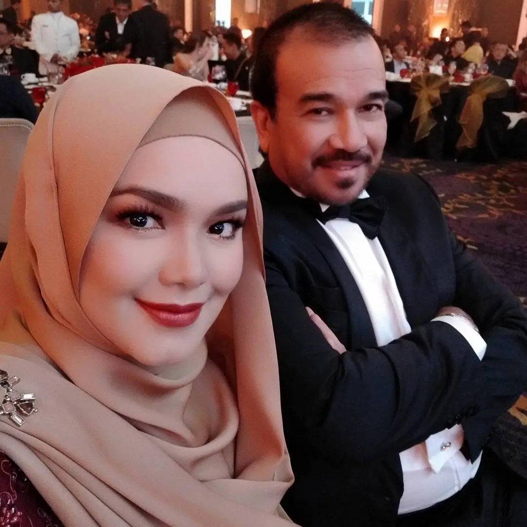 Siti Nurhaliza dan Datuk Khalid Mohammed Jiwa.