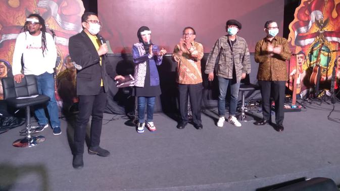 Takaeda, Lobow, dan Rio Ricardo tampil di acara musik tak biasa. Ketiga penyanyi tersebut naik panggung dengan memperkenalkan nilai-nilai Pancasila (ist)