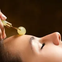 Ilustrasi jade roller (iStockphoto)