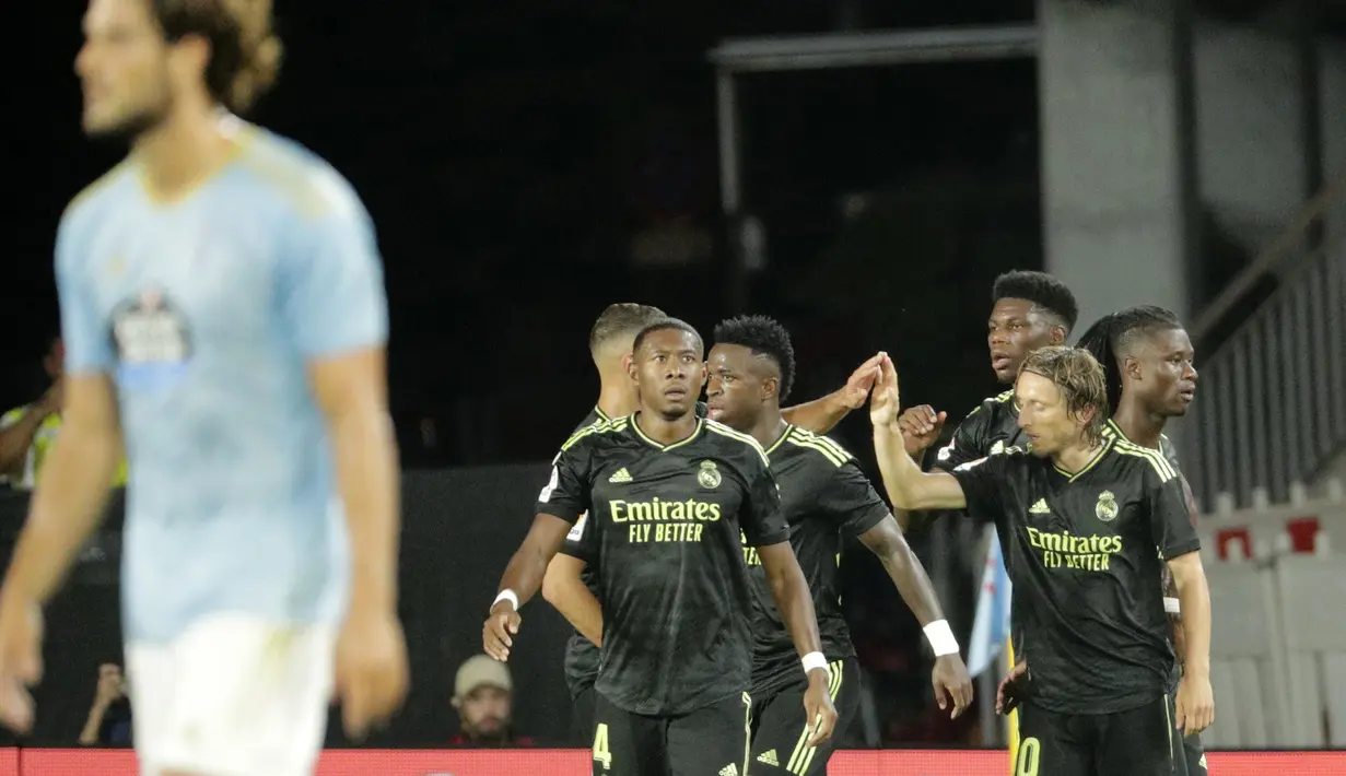 Hingga laga usai skor 4-1 untuk kemenangan Real madrid tetap bertahan. Dengan koleksi 6 poin dari dua laga awal, Los Blancos sementara memimpin di puncak klasemen Liga Spanyol 2022/2023, unggul selisih gol dari Real Betis dan Osasuna yang mengoleksi poin sama. (AP/Lalo R. Villar)