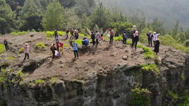 Gunung Pabeasan salah satu wisata di Bandung