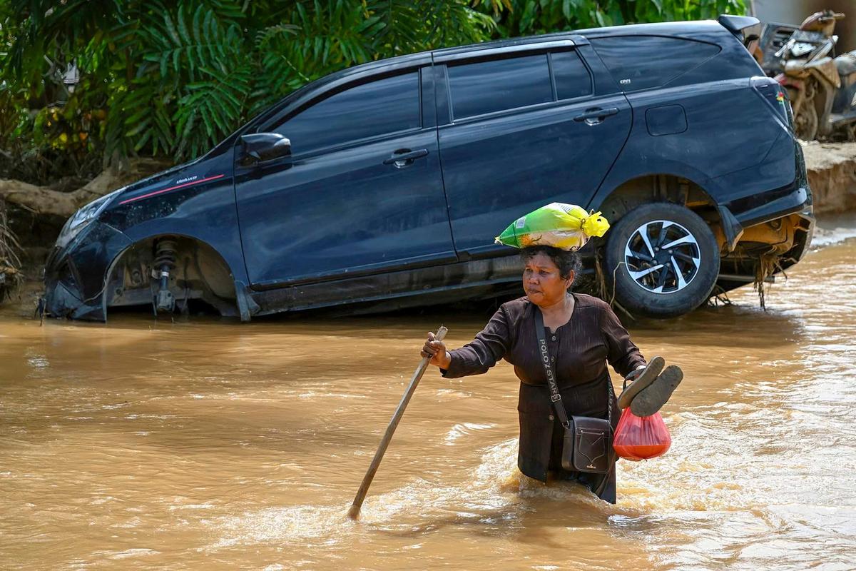 FOTO: Wilayah Masih Tergenang, Situasi Paska Banjir Bandang  di Tapanuli Tengah Belum Pulih