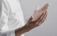 Cara Memimpin Doa Syukuran Islam yang Baik, Khusyuk dan Menyentuh Hati