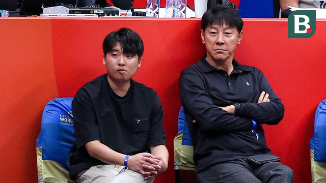 Foto: Momen Asik Shin Tae-yong dan Skuad Timnas Indonesia U-17 Nonton Piala Dunia FIBA 2023
