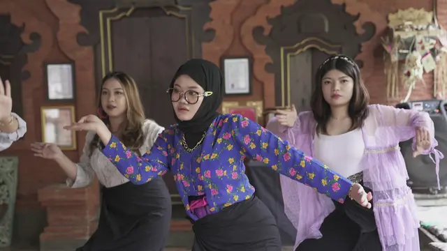 Keseruan Hari Kedua: Ikut Kelas Membatik Hingga Menari di Ubud