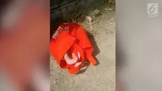 Sesosok bayi berjenis kelamin perempuan ditemukan tergeletak di pinggir jalan di Kecamatan Pondok Aren, Kota Tangerang Selatan (Tangsel).