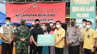 Petrokimia Gresik  salurkan1.972 paket sembako untuk korban banjir di Kabupaten Gresik. (dok: humas)