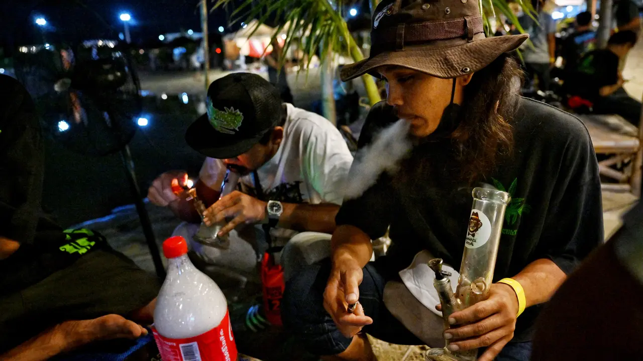 Merayakan Legalisasi Ganja di Thailand