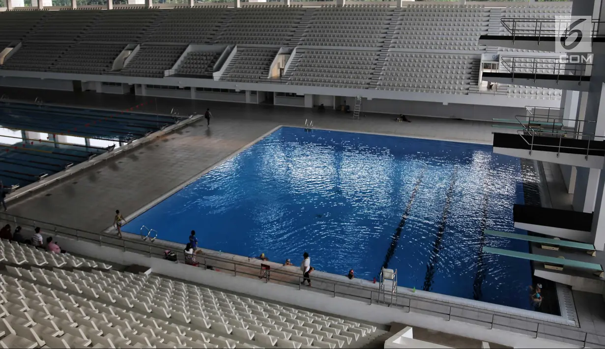 Pemandangan Stadion Akuatik Gelora Bung Karno (GBK), Jakarta, Rabu (11/7). Sistem sirkulasi kolam Stadion Akuatik GBK sangat modern dan terkomputerisasi. (Liputan6.com/Faizal Fanani)