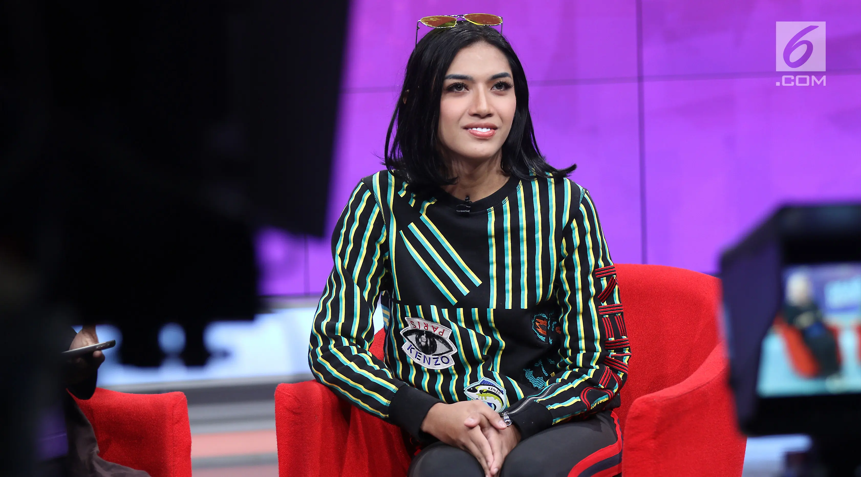 Selebgram, Millen Cyrus saat menjadi bintang tamu dalam acara Dear Haters di Liputan6.com, SCTV Tower, Jakarta, Kamis (12/10). (Liputan6.com/Fatkhur Rozaq)