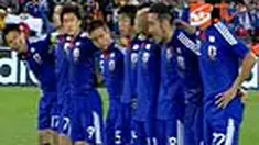 Tak ada rasa kecewa tergambar di wajah para fans Jepang. Meski harus keluar dari Piala Dunia, ribuan penggila bola tetap berpesta di bawah rintik hujan di pusat kota Tokyo.