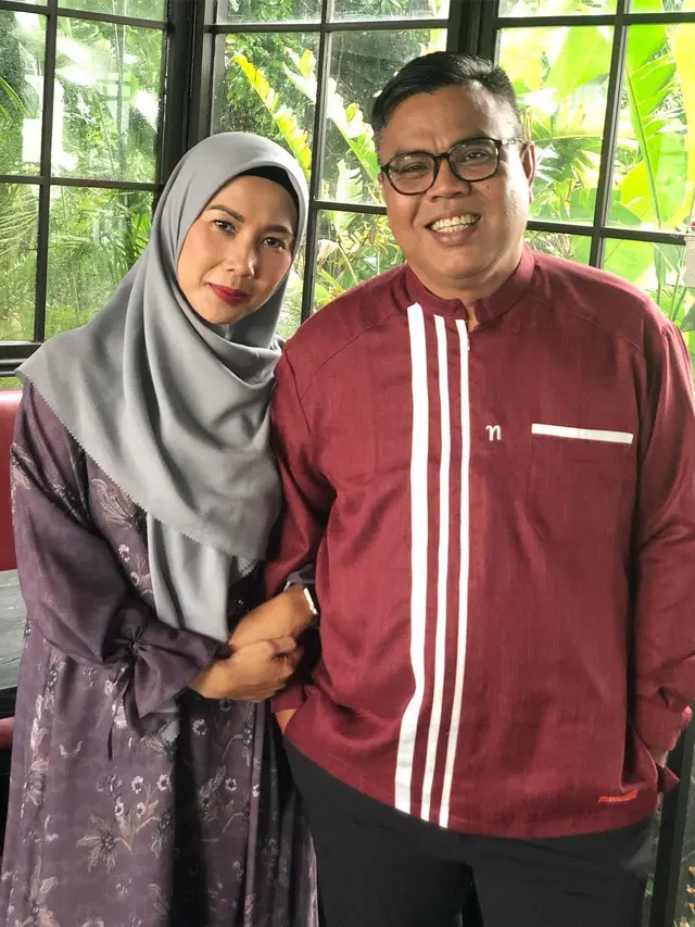 Abdel Achrian dan Riani Wahyuningsih